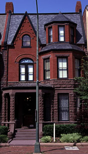 A picture of the red Richard T. Robertson Alumni House
